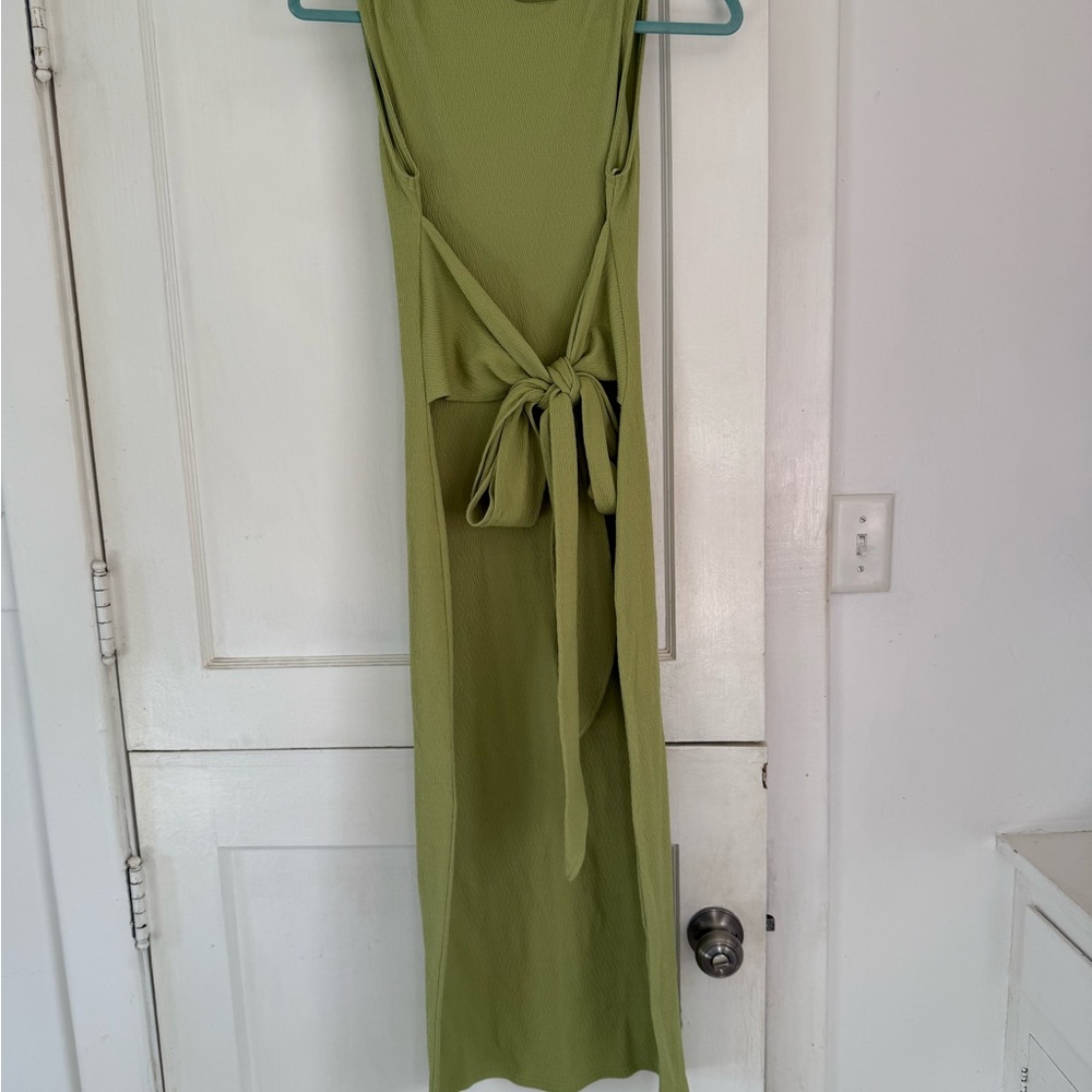 Elegant Green Sleeveless Dress